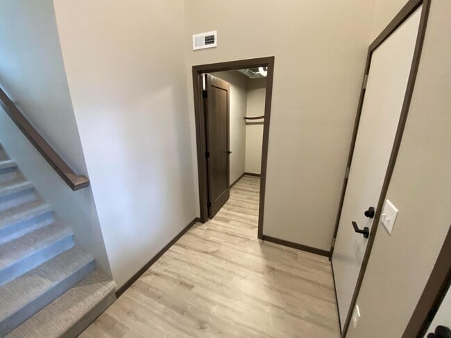 Photo - 216 S Elmwood Ave