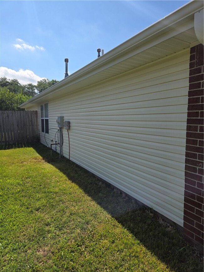 Photo - 1703 N Valor