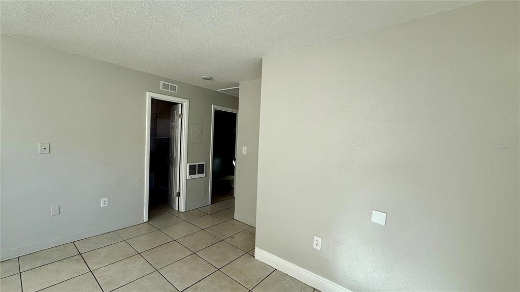 Photo - 400 Peters St