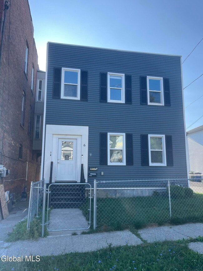 Building Photo - 6 Broadway Unit 2 Rental