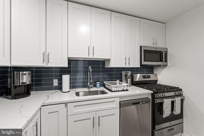 Photo - 100 W Taylor Run Pkwy Unidad 8