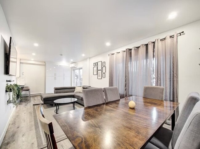 Building Photo - 3380 Rue Sherbrooke E Unit 3380 Rue Sherbrooke E