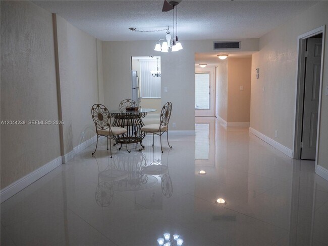 Photo - 2998 NW 48th Terrace Unidad 135