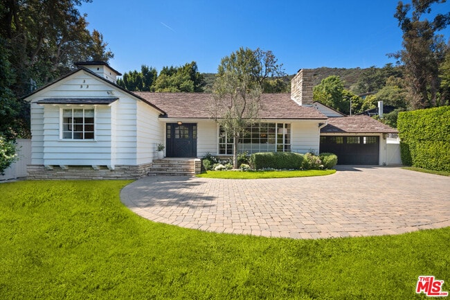 Building Photo - 2107 Coldwater Canyon Dr Rental