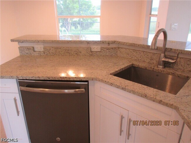 Photo - 918 NE 13th St