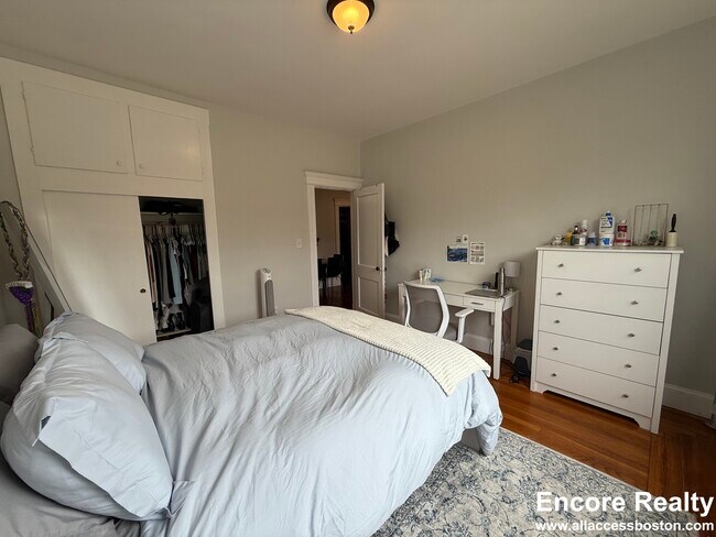 Photo - 175 Harvard St Unidad 2