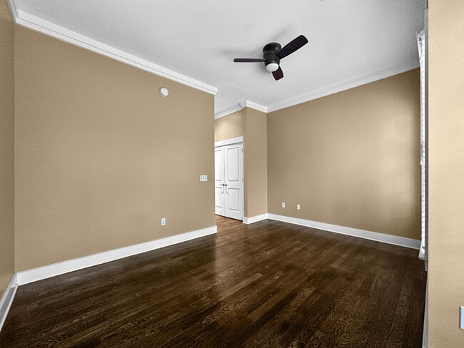 Photo - Charming 2 Bedroom 2.5 Bathroom Apartment ...