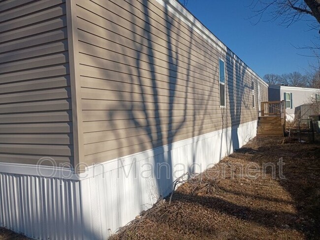 Photo - 16 English Village Park