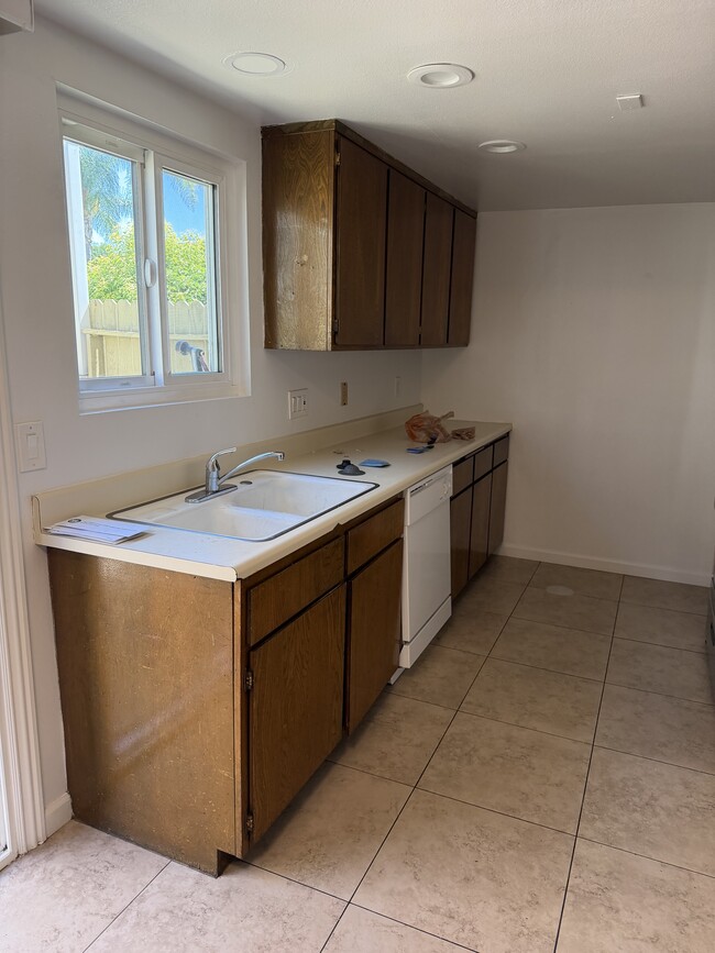 Photo - 1341 Eastpark Dr Unit 2