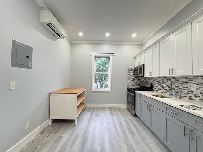 Photo - 5516 Hudson Ave Unidad 2R