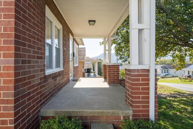 1117 Fairview Ave
