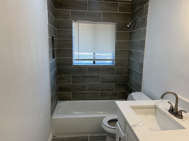 Photo - 1010 Monticlair