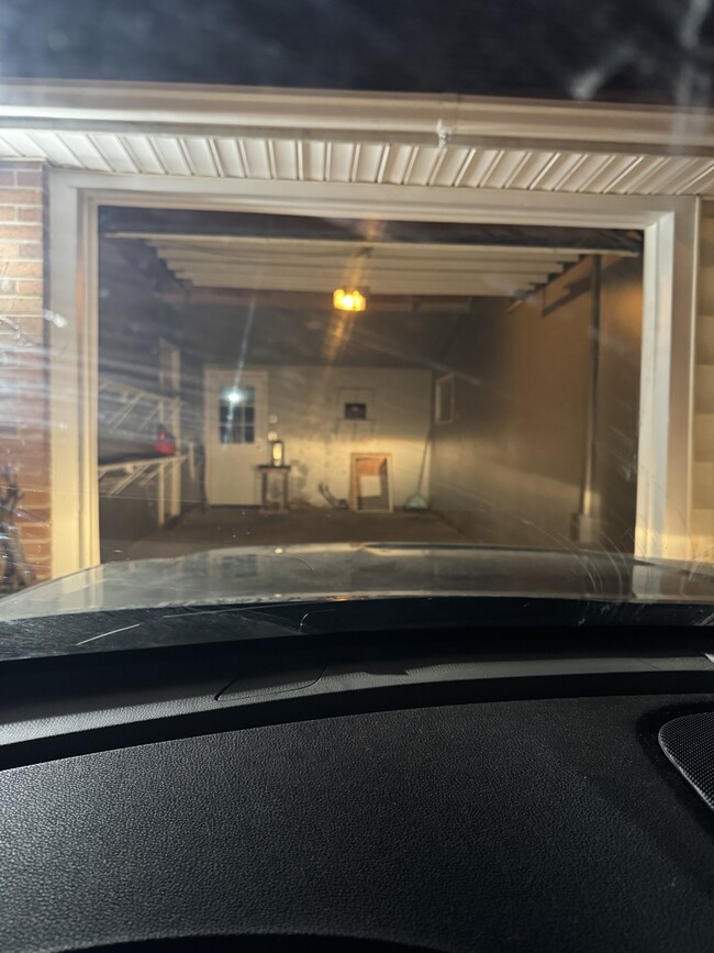 Building Photo - 3582 Valerie Dr