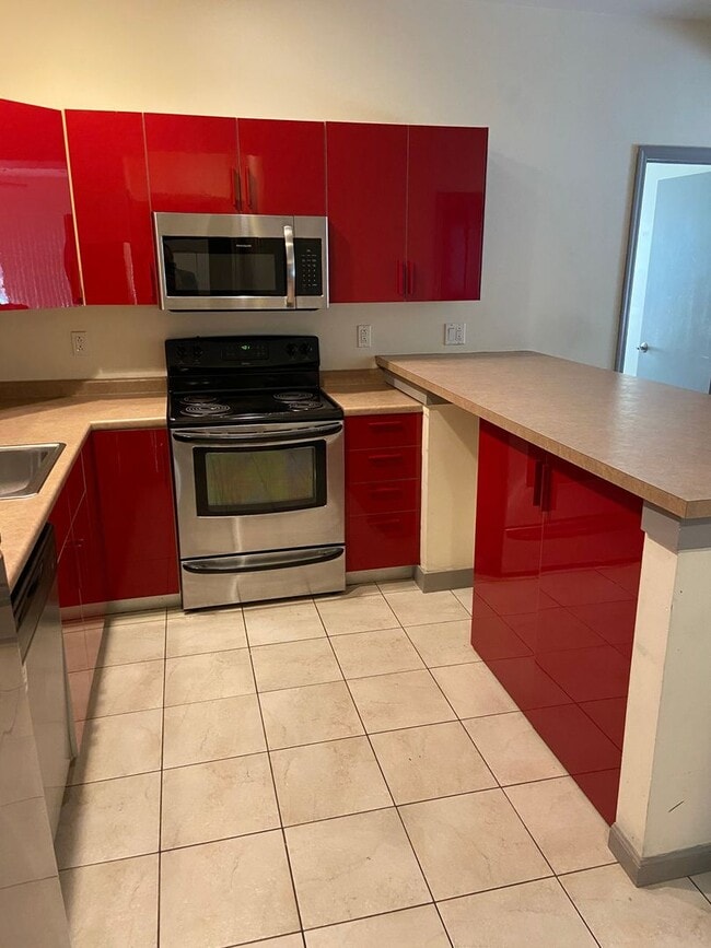 Photo - 103 S McCullough St