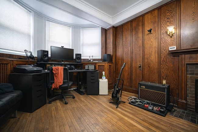 Building Photo - 52 Fenway Unit 1