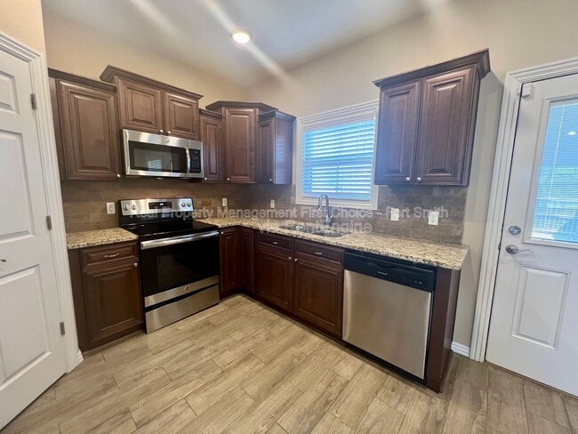 Photo - 9905 Landry Dr