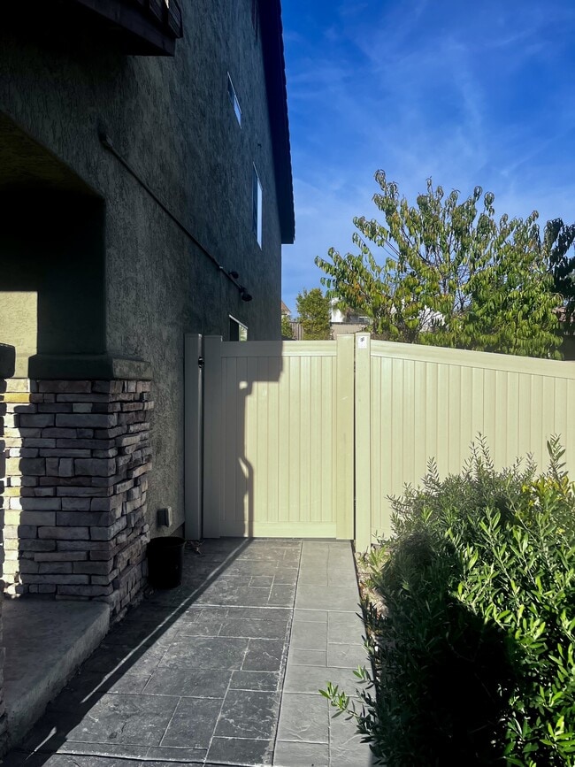 Photo - 1457 Knollwood Pl