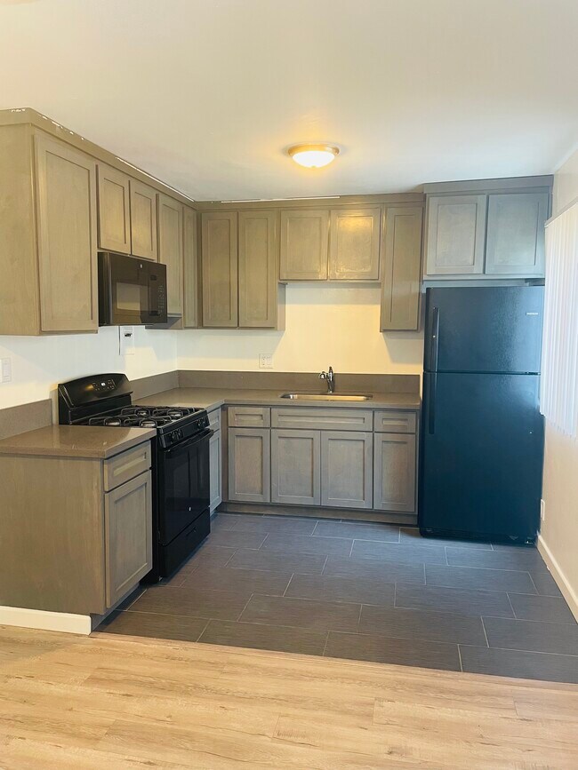 Photo - 501 Gayley Ave Apartments Unit 400