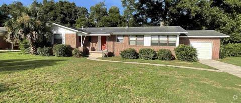 Building Photo - 1931 Hallmark Dr Rental