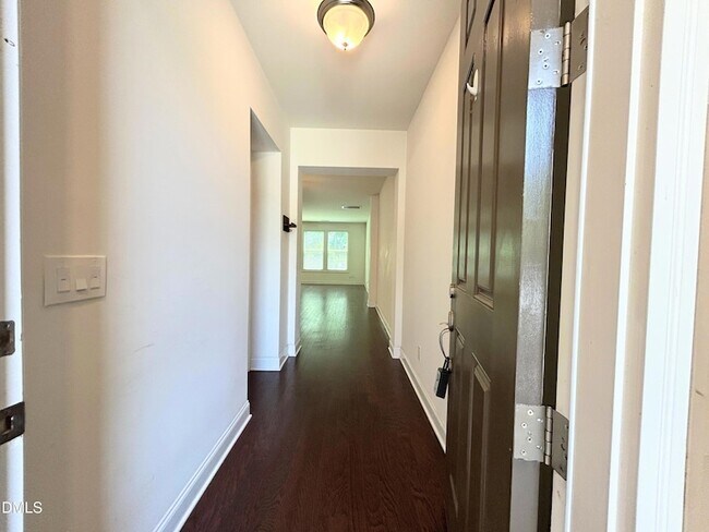 Photo - 735 Lampwick Ln