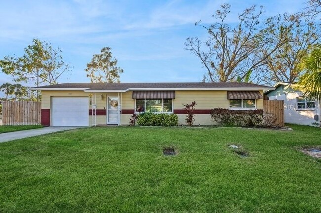 Photo - 7000 52nd Ln N House