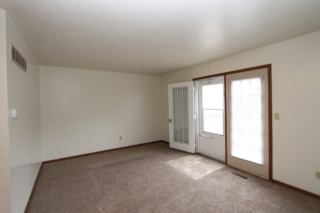 Photo - 815 W Wilden Ave Unit B
