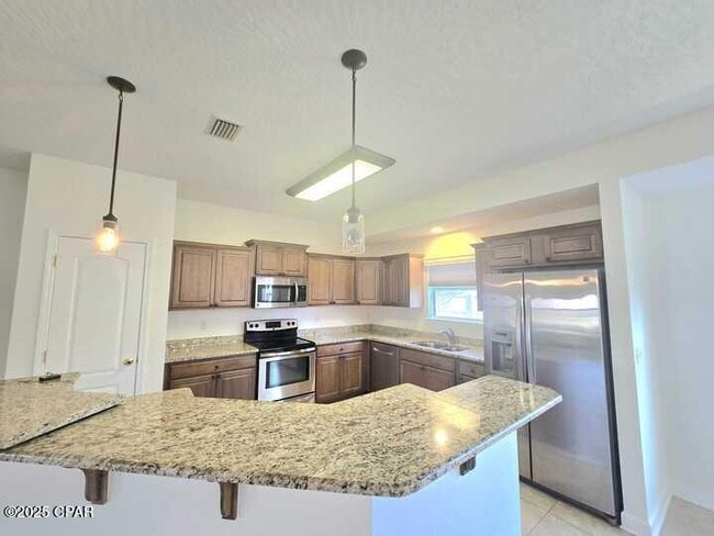 Photo - 19 Flamenco St