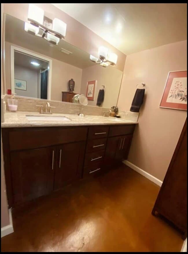 Master en suite bathroom - 500 N St Unit 1508