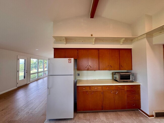 221 Grandview Dr