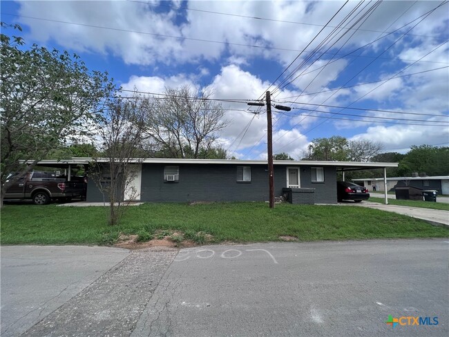 Photo - 1013 Hackberry St Townhome