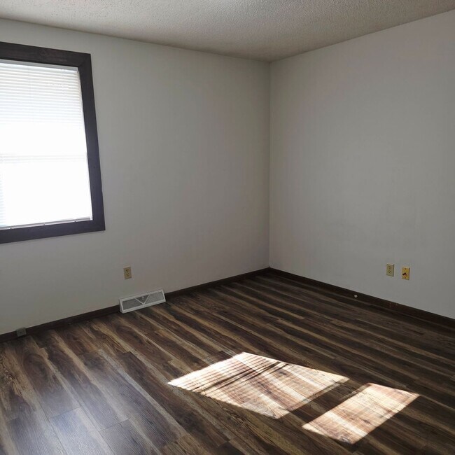 Photo - Cairo-1430/1432 Unit 1430