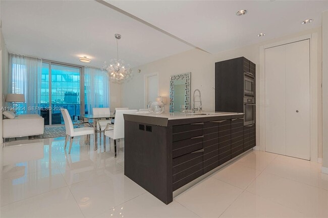 Building Photo - 200 Biscayne Blvd Way Unit 5109