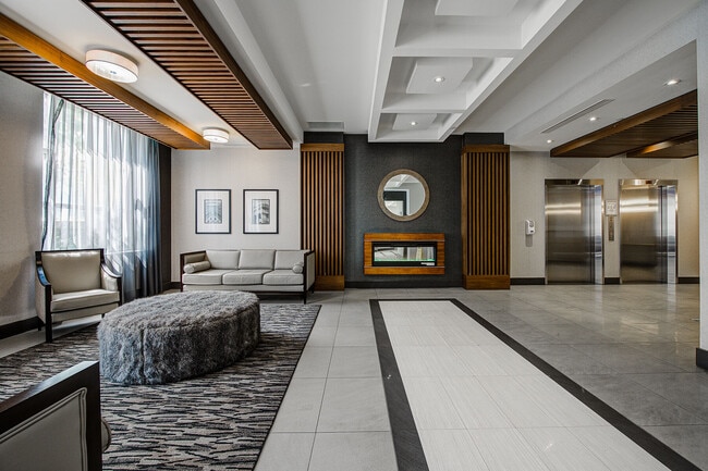 Photo - 150 Main St W