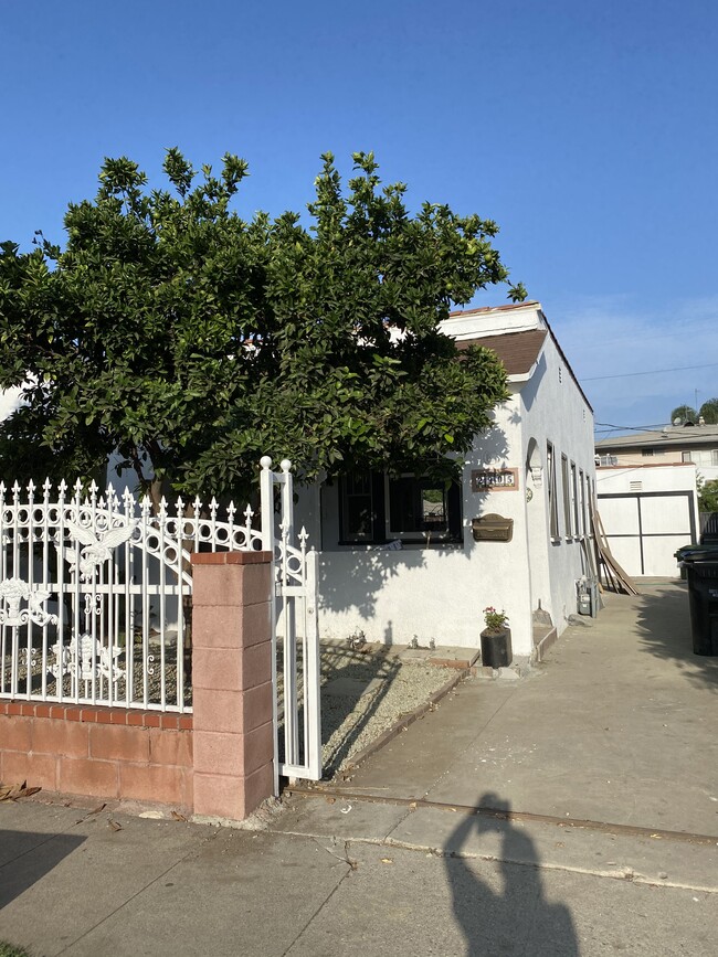 street view - 2905 S Redondo Blvd Rental