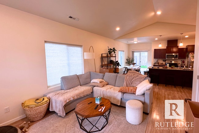 Photo - 3 Bedroom House in Medford!