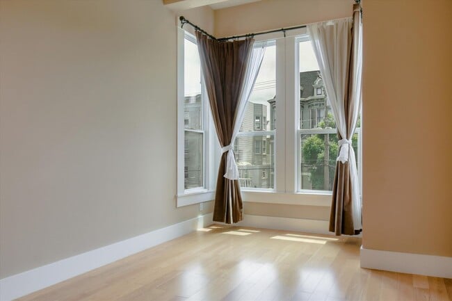 Photo - Completely Renovated Top Floor Unit in Vic...