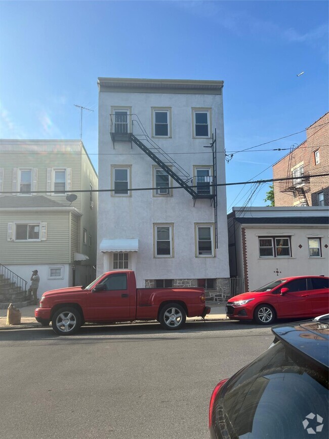 Building Photo - 311 Union Ave Unit APT 3F