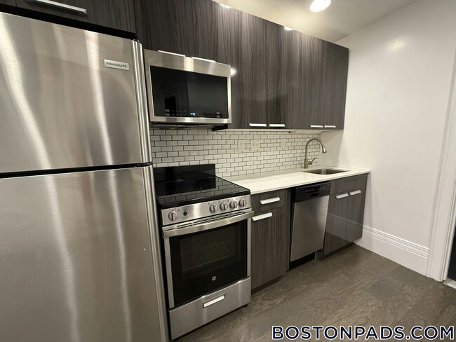 Photo - 270 Newbury St Unit 6