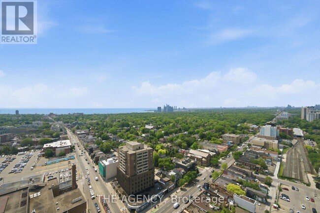 Photo - 2350 Dundas St W Unit 2911A
