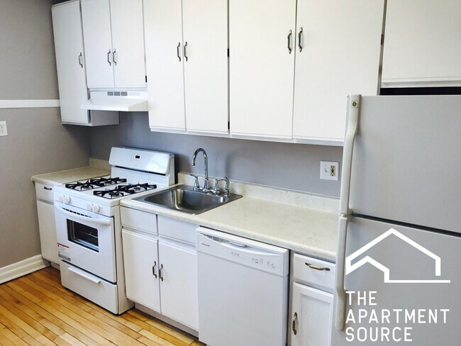 Photo - 3932 N Keeler Ave Unit 3C