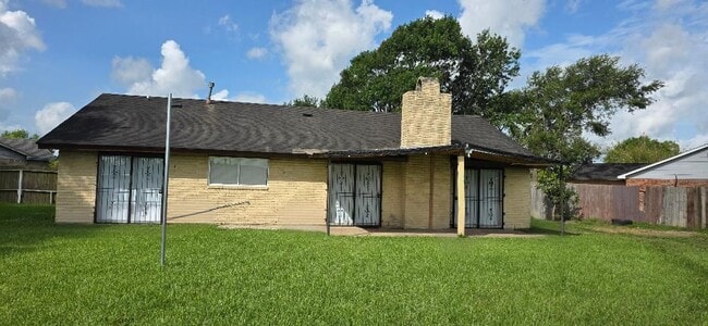 Photo - 8443 Gulfwood Ln