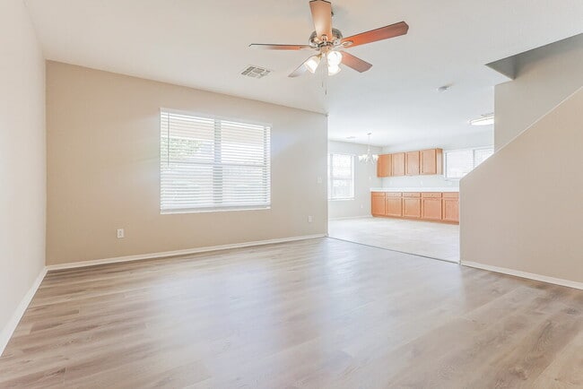 Photo - 2325 E Palm Beach Dr