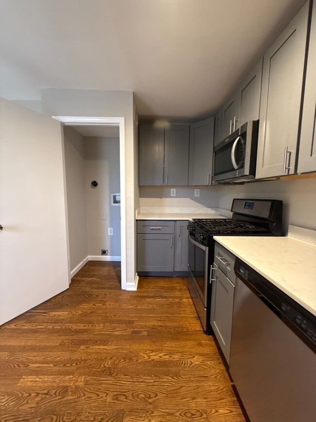 Photo - 135 E Hill St