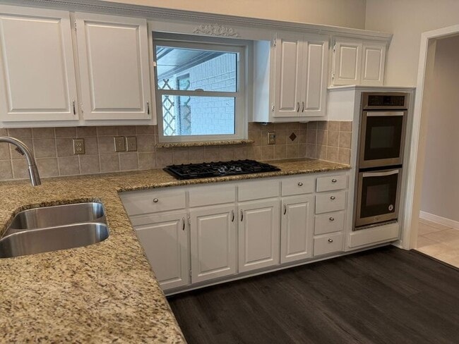 Photo - 16114 Shadybank Dr