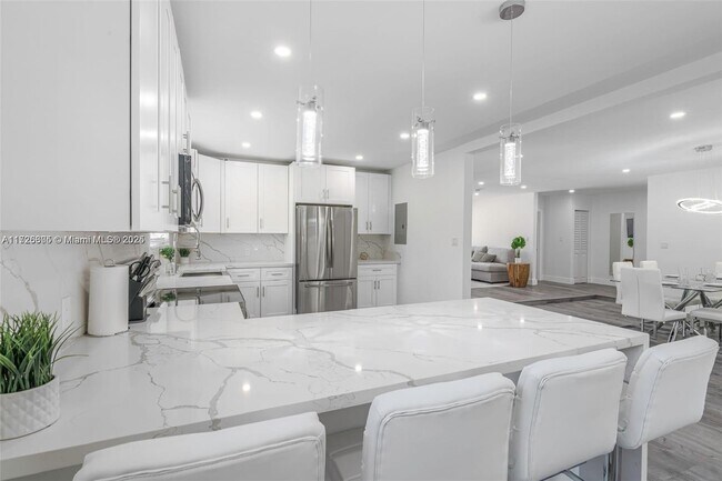 Photo - 2718 Adams St