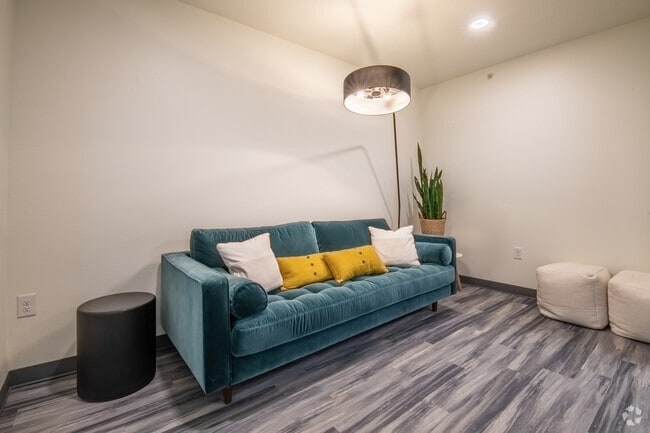 Photo - bantr Weston