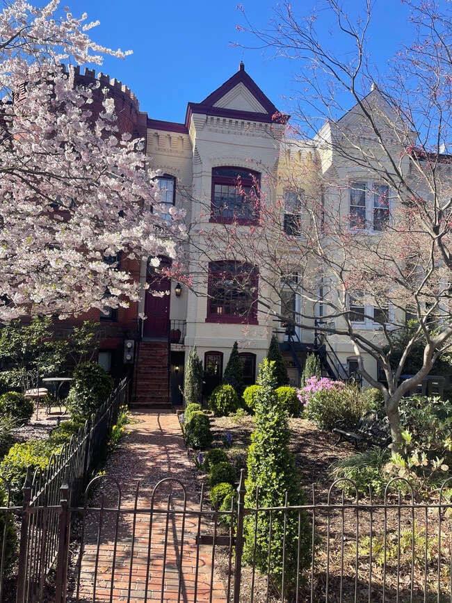 1005 Massachusetts Avenue Northeast Unit B