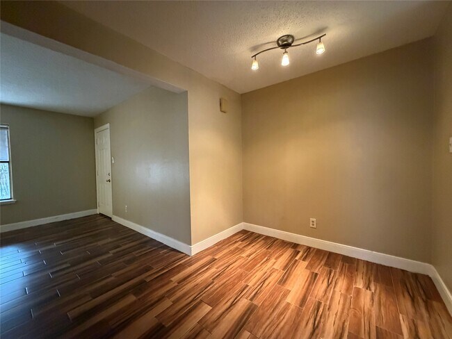 Photo - 1901 Brun St Unit D