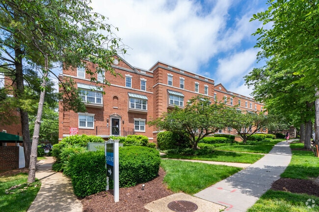 3805-3823 Porter St NW - McLean Gardens