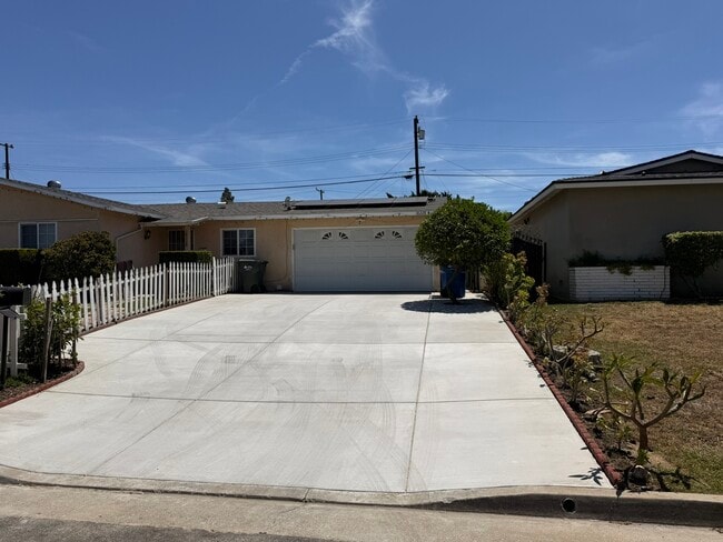 Photo - 18228 Bellorita St House